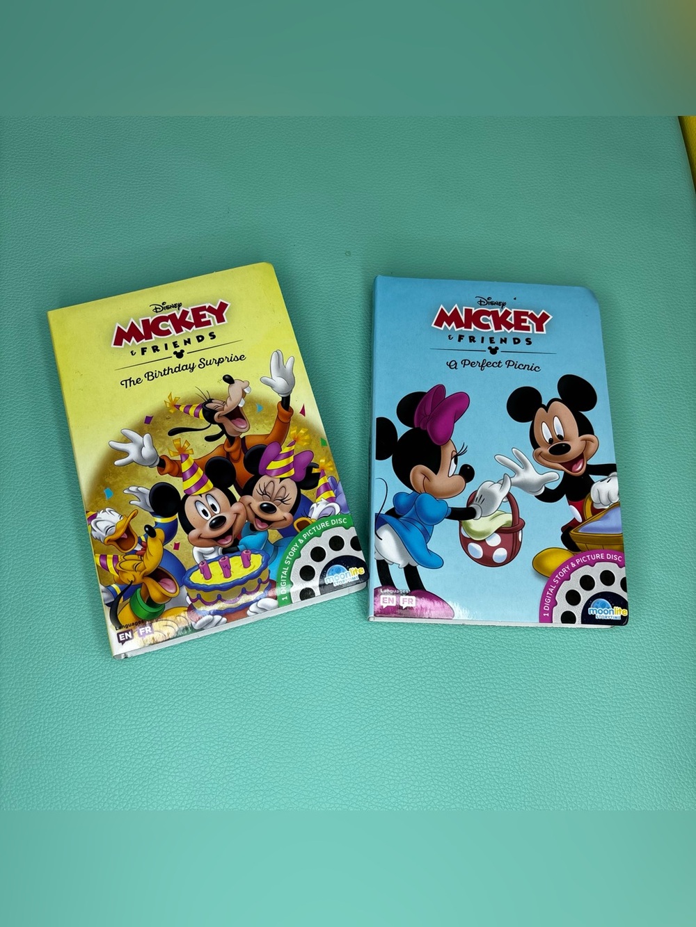 Moonlite Storytime Disney Mickey & Friends Projector Book‎ Dic Bundle